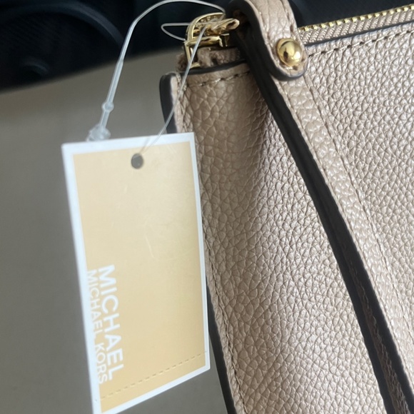 Michael Kors Jet Set Wristlet Tan Zipper Clutch - Picture 8 of 9
